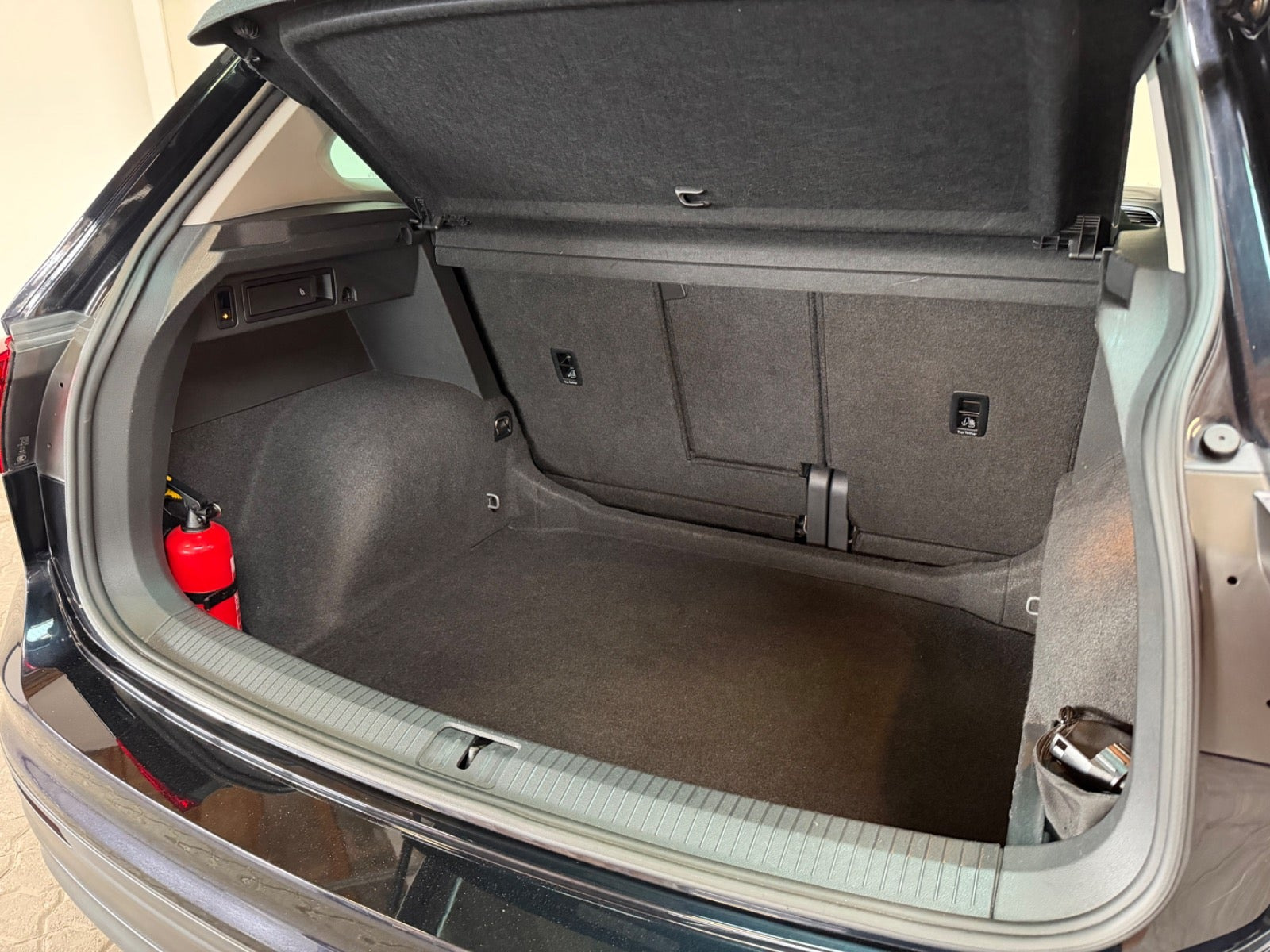 Sort VW Tiguan fra 2017