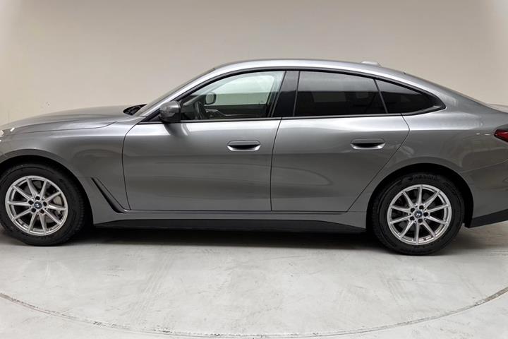 Grå BMW i4 fra 2022