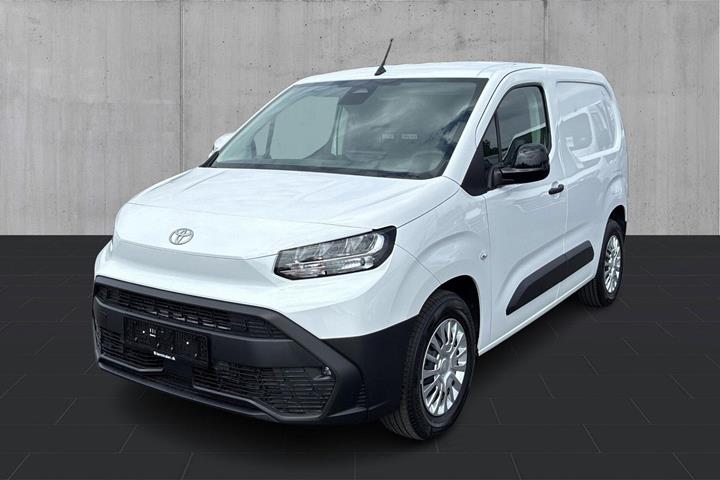 Hvid Toyota ProAce City fra 2026 set udefra