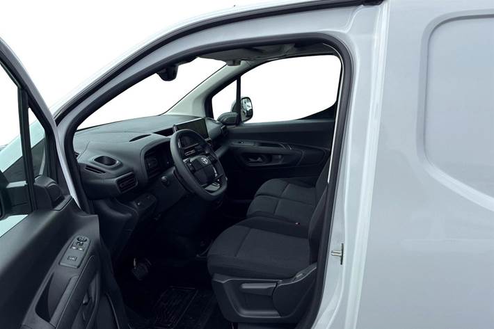 Hvid Toyota ProAce City fra 2026