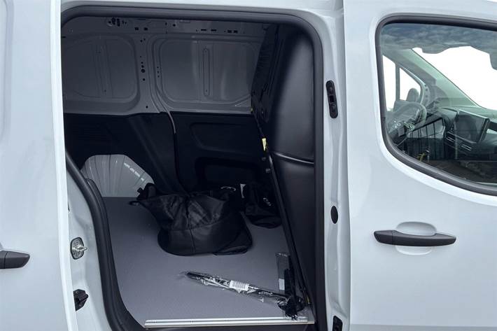Hvid Toyota ProAce City fra 2026