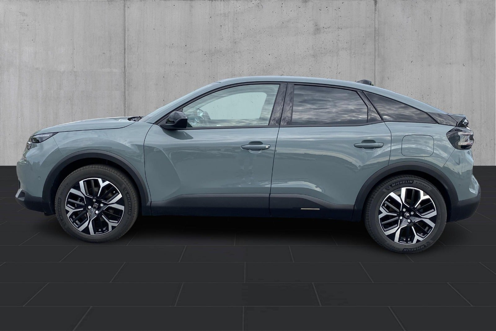 Grå Citroën ë-C4 fra 2025