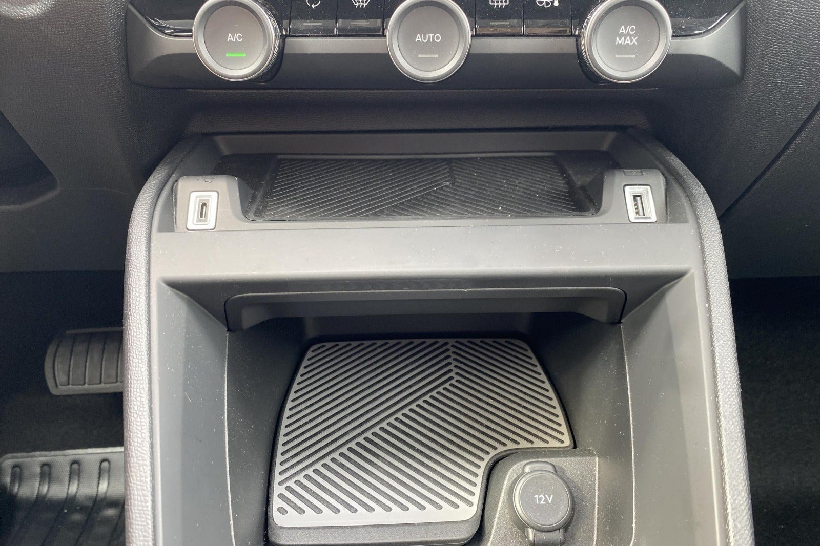 Grå Citroën ë-C4 fra 2025