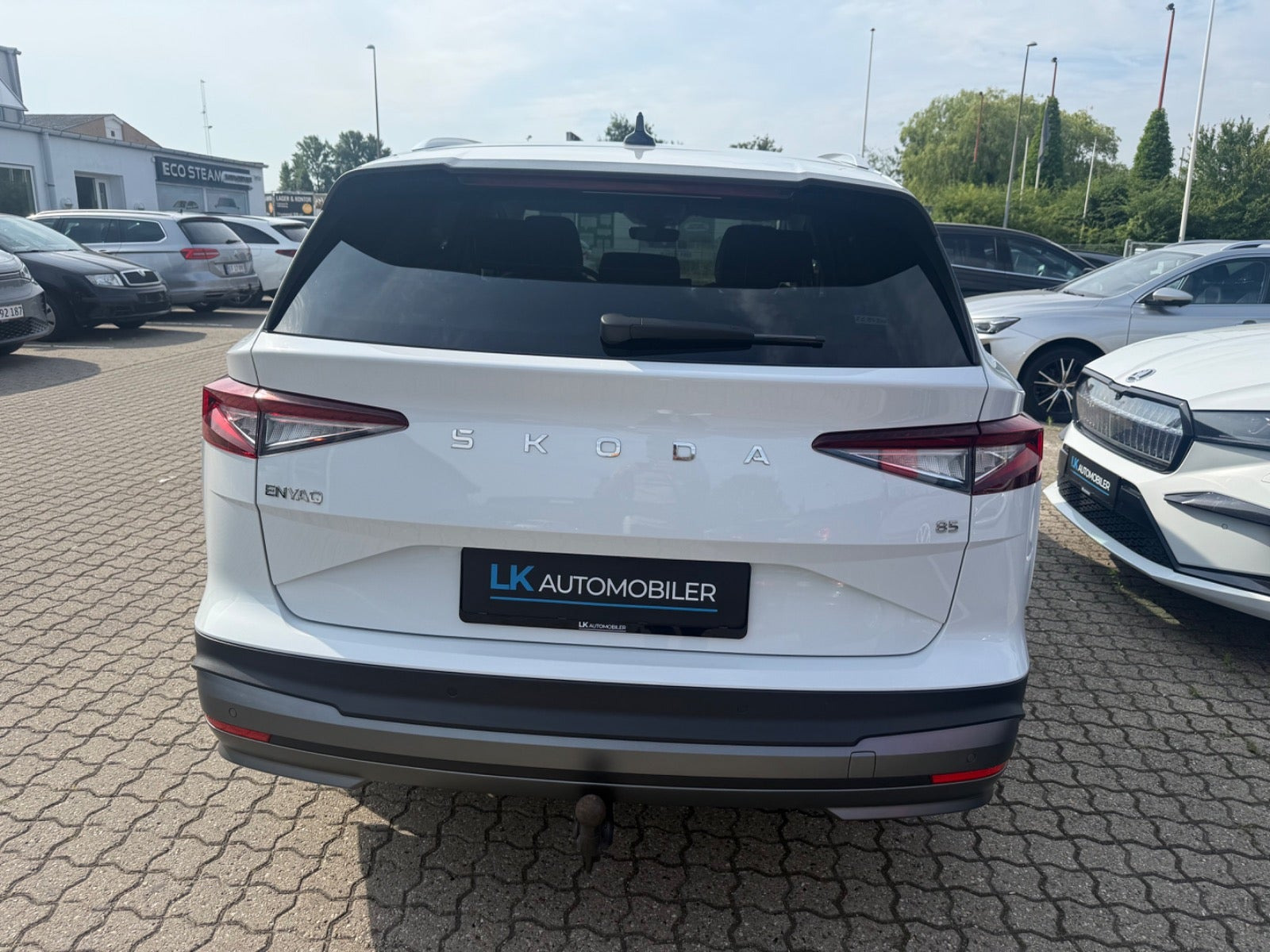 Hvid Skoda Enyaq fra 2024