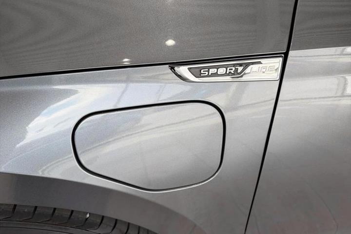 Grå Skoda Octavia fra 2022