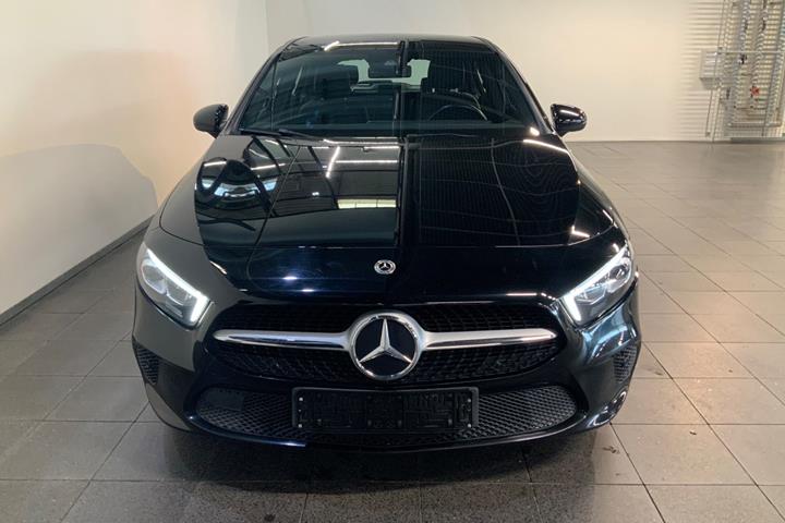 Sort Mercedes A200 fra 2021