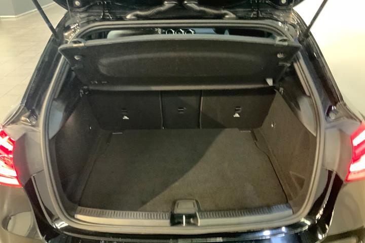 Sort Mercedes A200 fra 2021