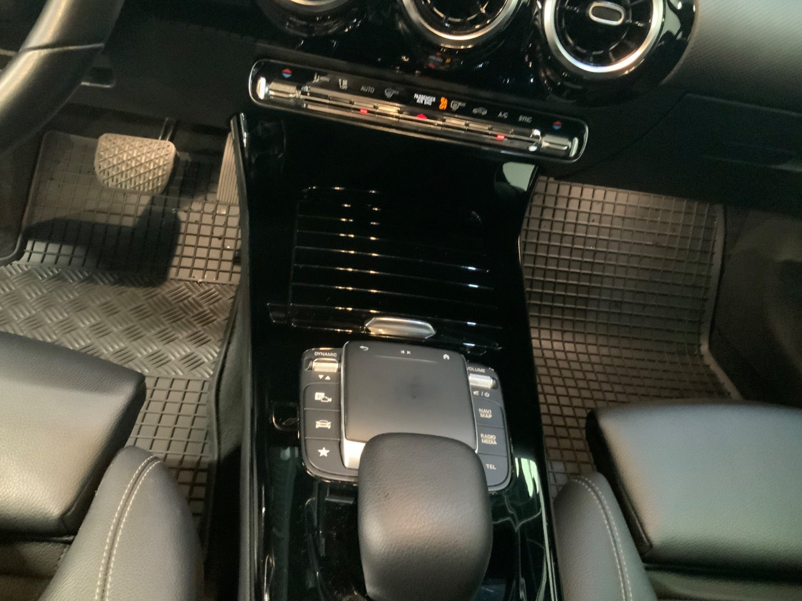 Sort Mercedes A200 fra 2021