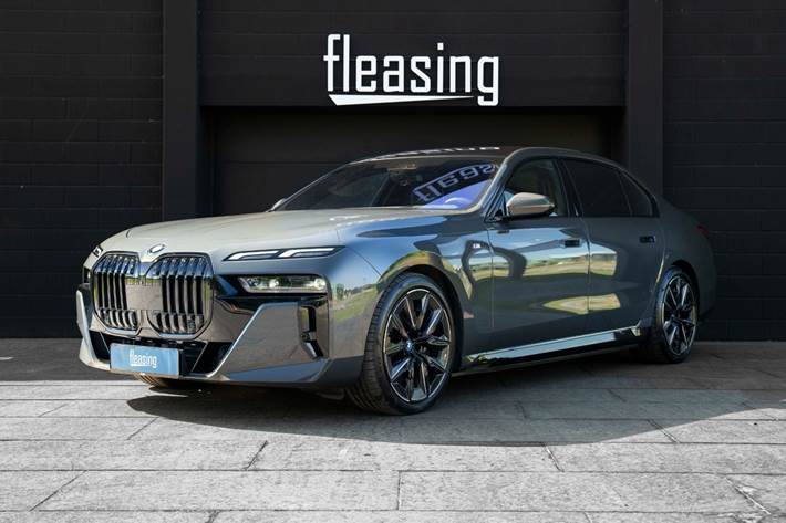 Grå BMW i7 fra 2023