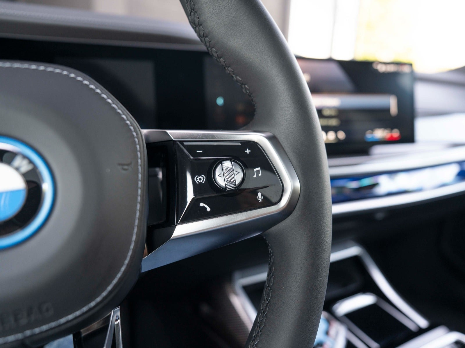 Grå BMW i7 fra 2023