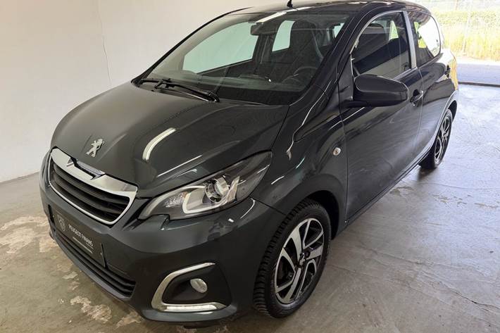 Grå Peugeot 108 fra 2020