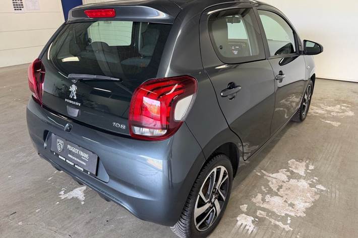 Grå Peugeot 108 fra 2020