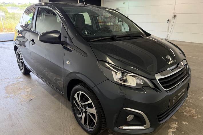 Grå Peugeot 108 fra 2020
