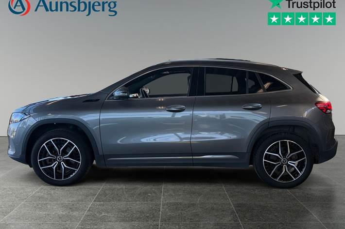 Grøn Mercedes EQA250 fra 2022