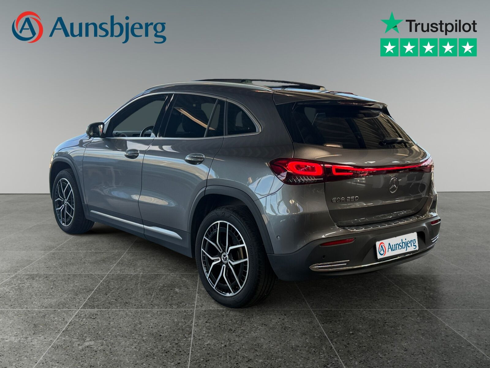 Grøn Mercedes EQA250 fra 2022