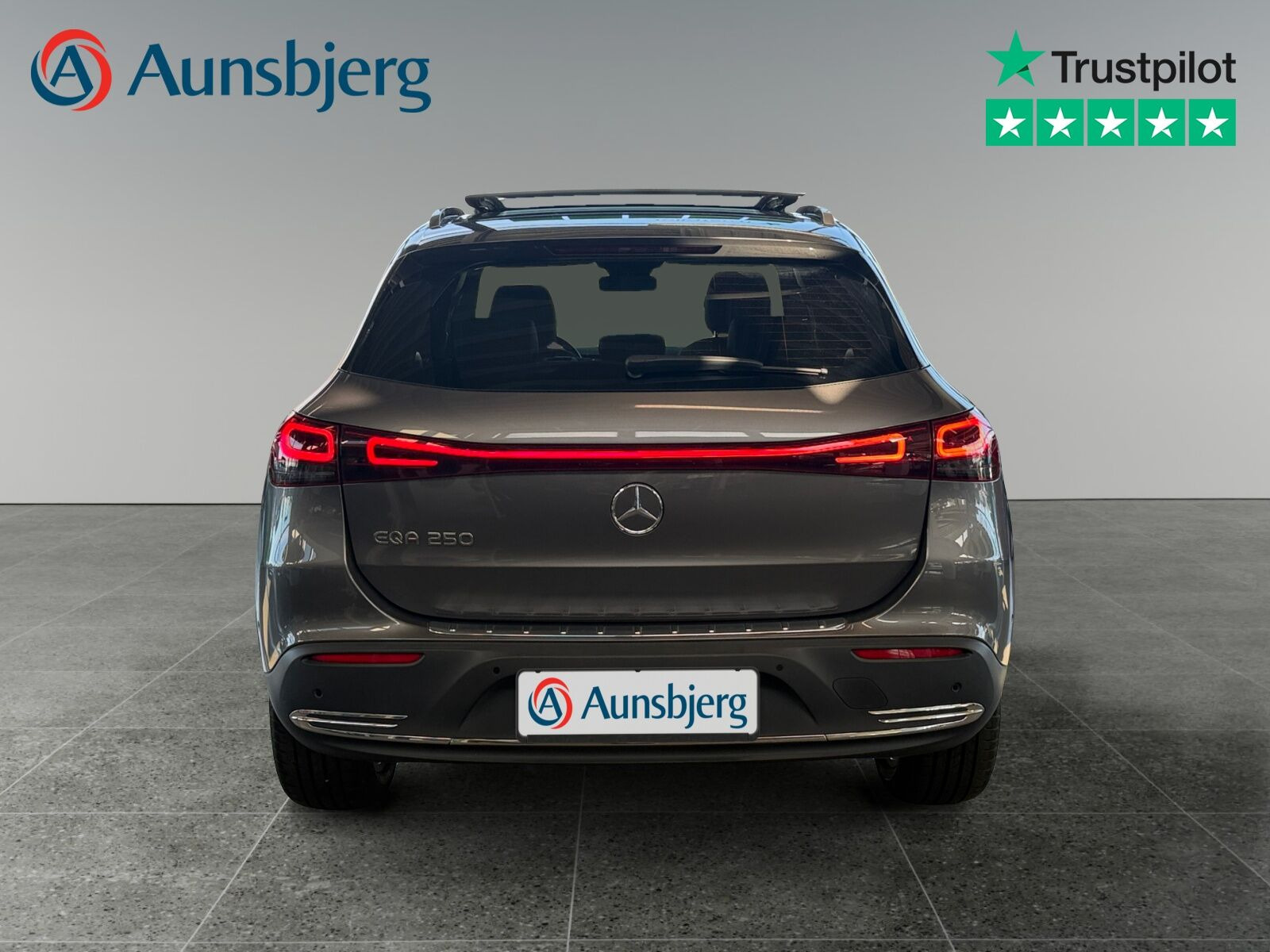 Grøn Mercedes EQA250 fra 2022