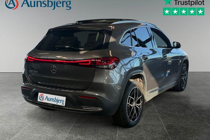 Grøn Mercedes EQA250 fra 2022