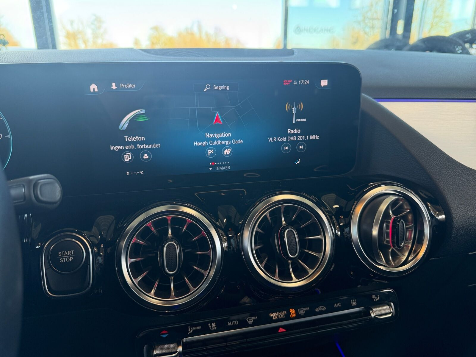 Grøn Mercedes EQA250 fra 2022
