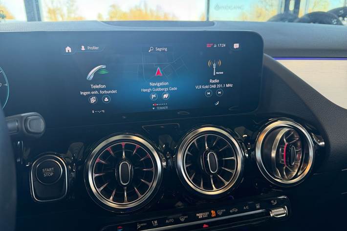 Grøn Mercedes EQA250 fra 2022