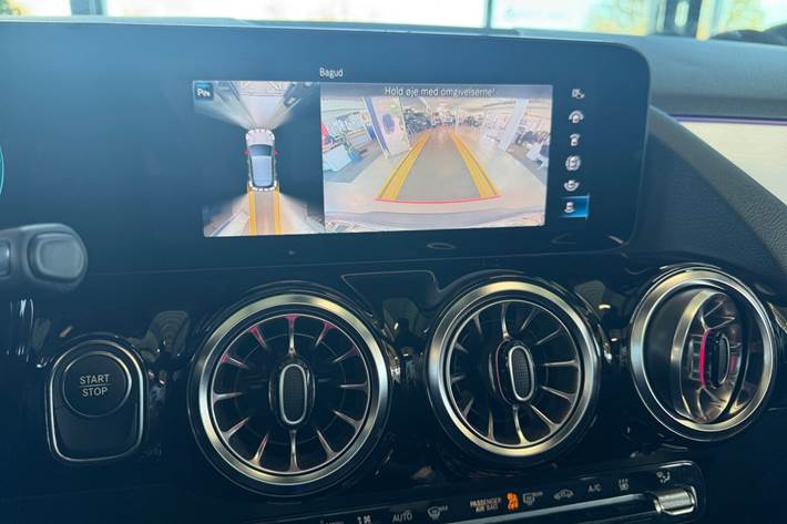 Grøn Mercedes EQA250 fra 2022