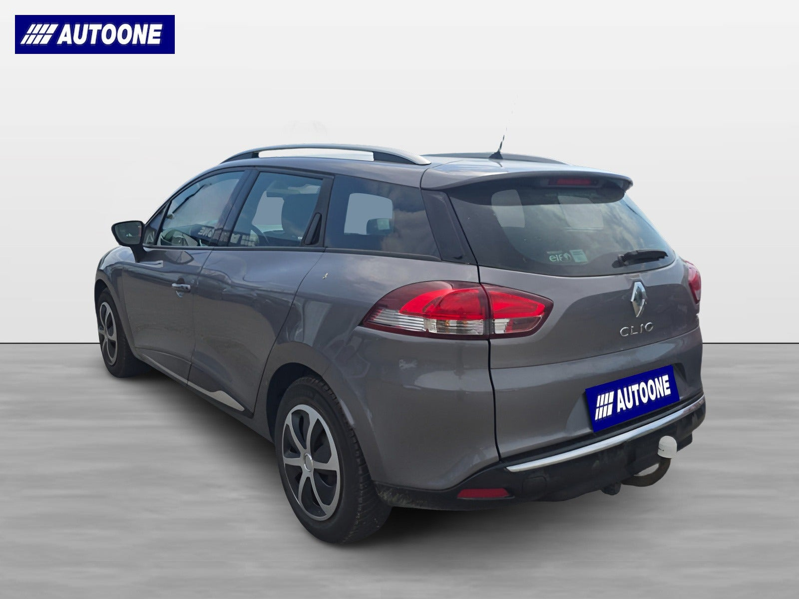 Grå Renault Clio IV fra 2013