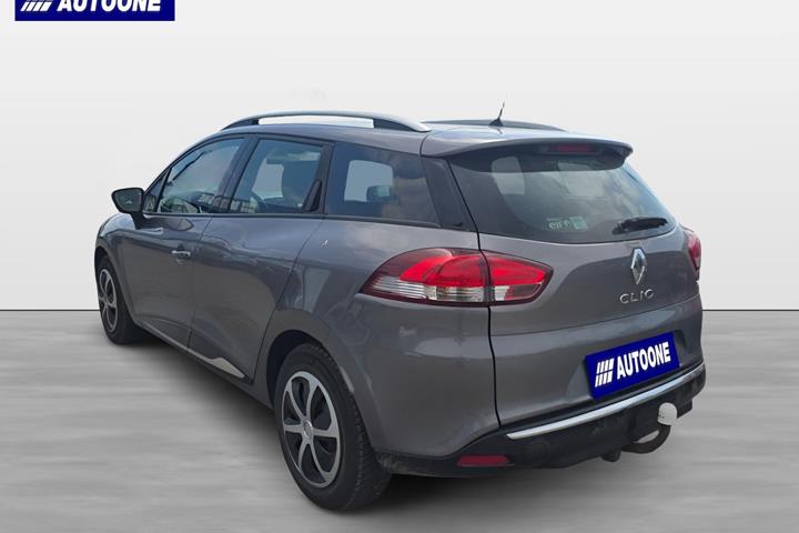 Grå Renault Clio IV fra 2013