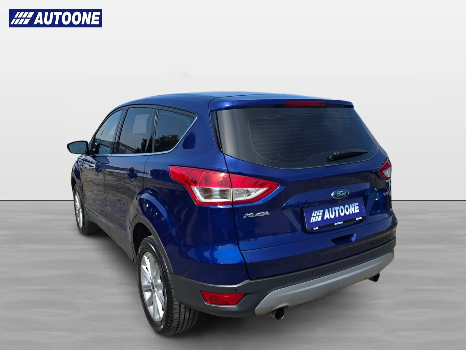 Blå Ford Kuga fra 2016