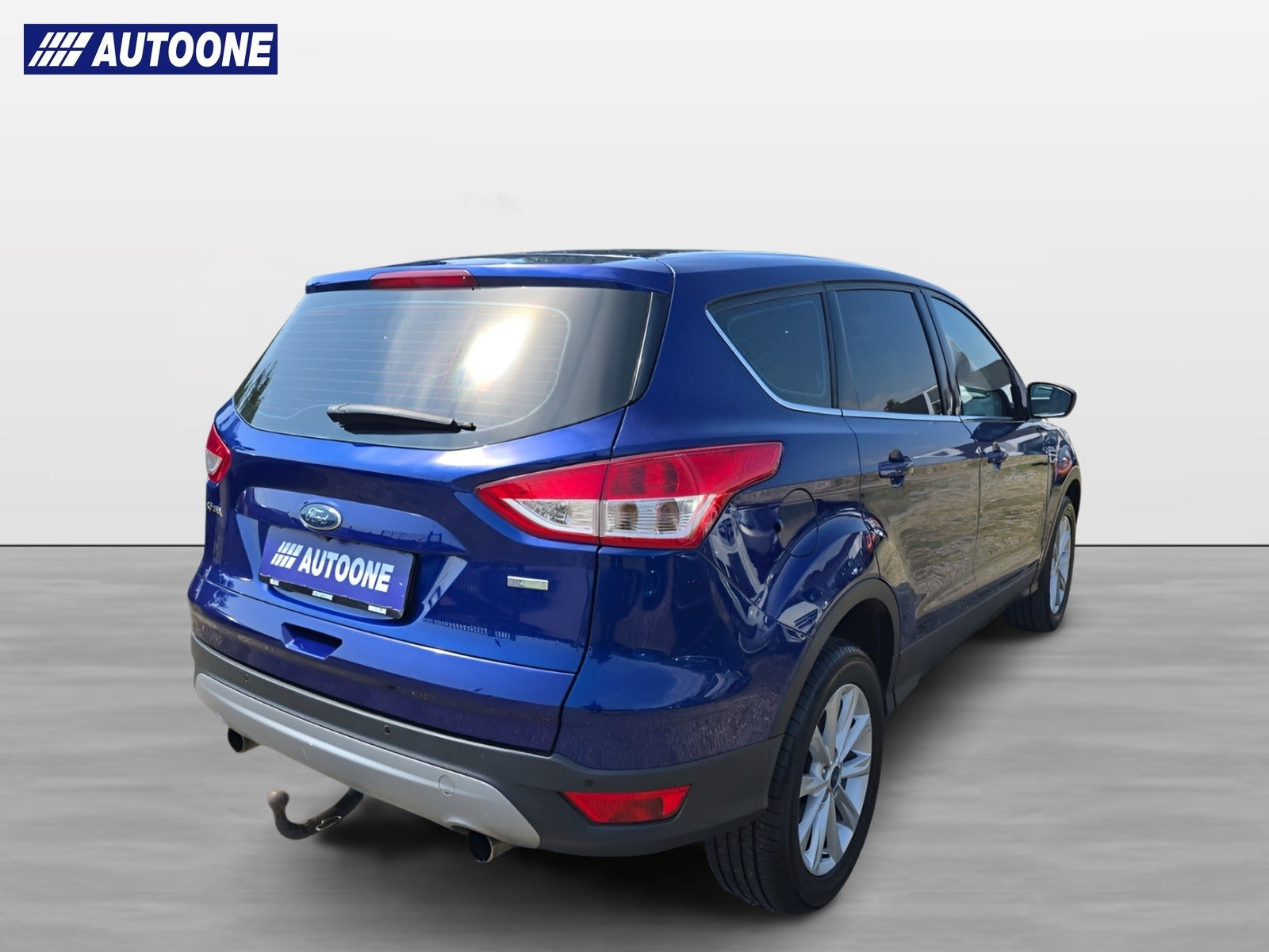 Blå Ford Kuga fra 2016