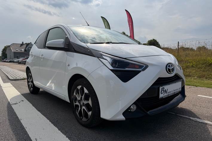 Hvid Toyota Aygo fra 2021