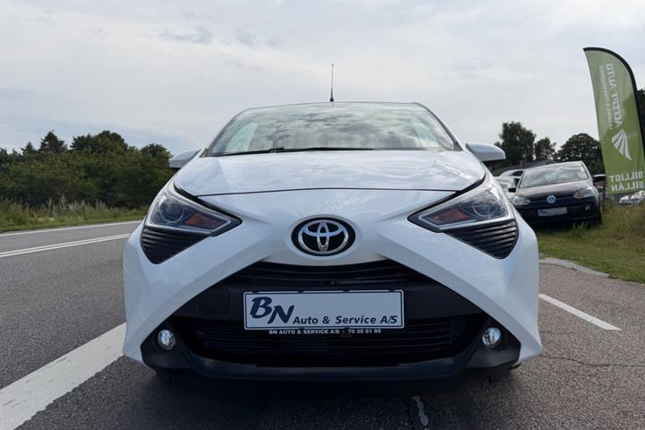 Hvid Toyota Aygo fra 2021