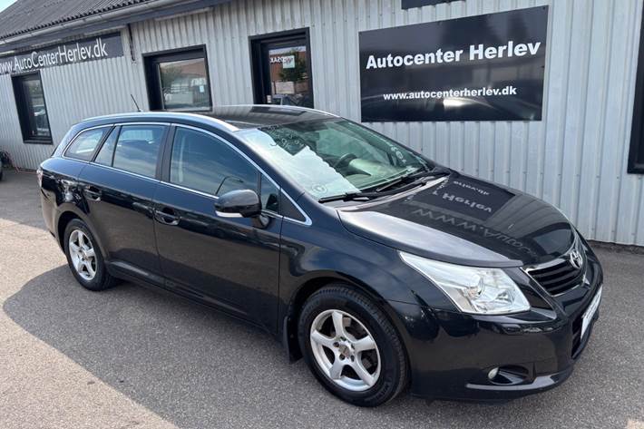 Sort Toyota Avensis fra 2011