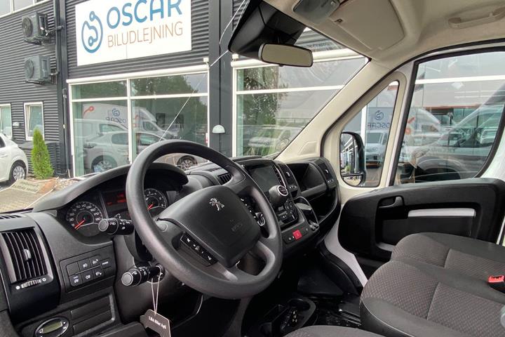 Hvid Peugeot Boxer 335 fra 2023