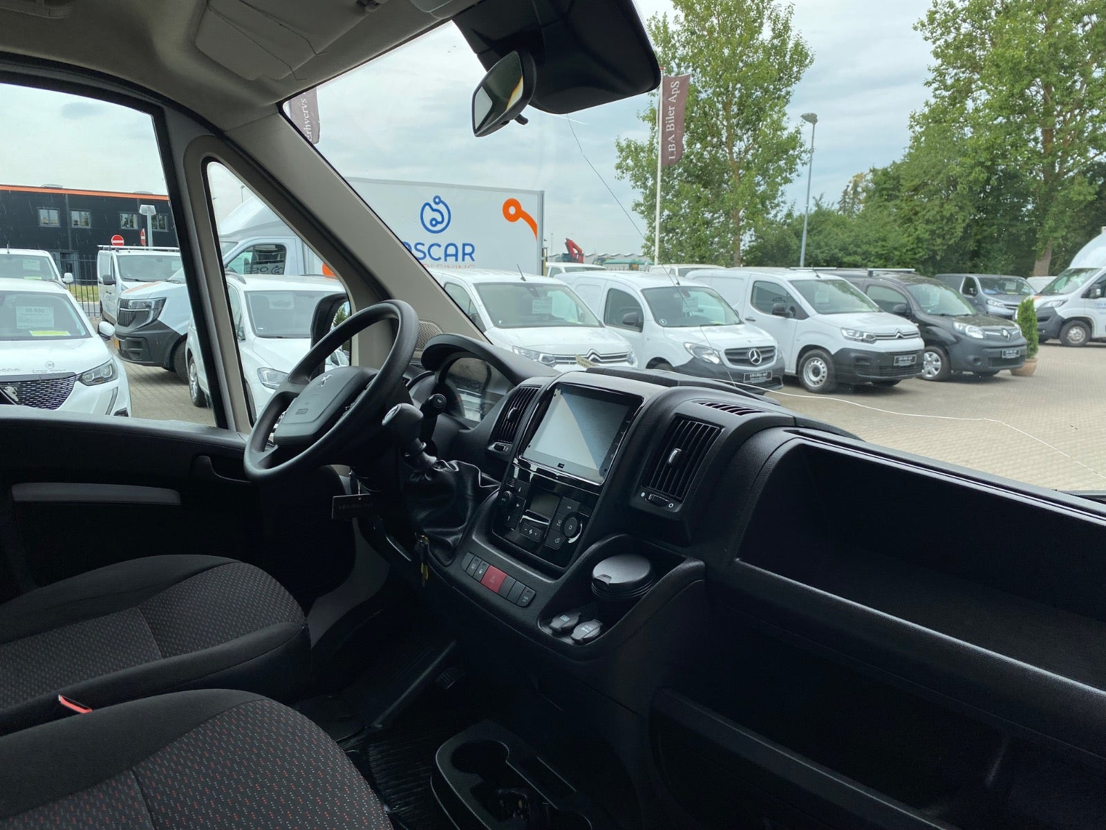 Hvid Peugeot Boxer 335 fra 2023