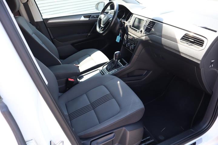 Hvid VW Golf Sportsvan fra 2017