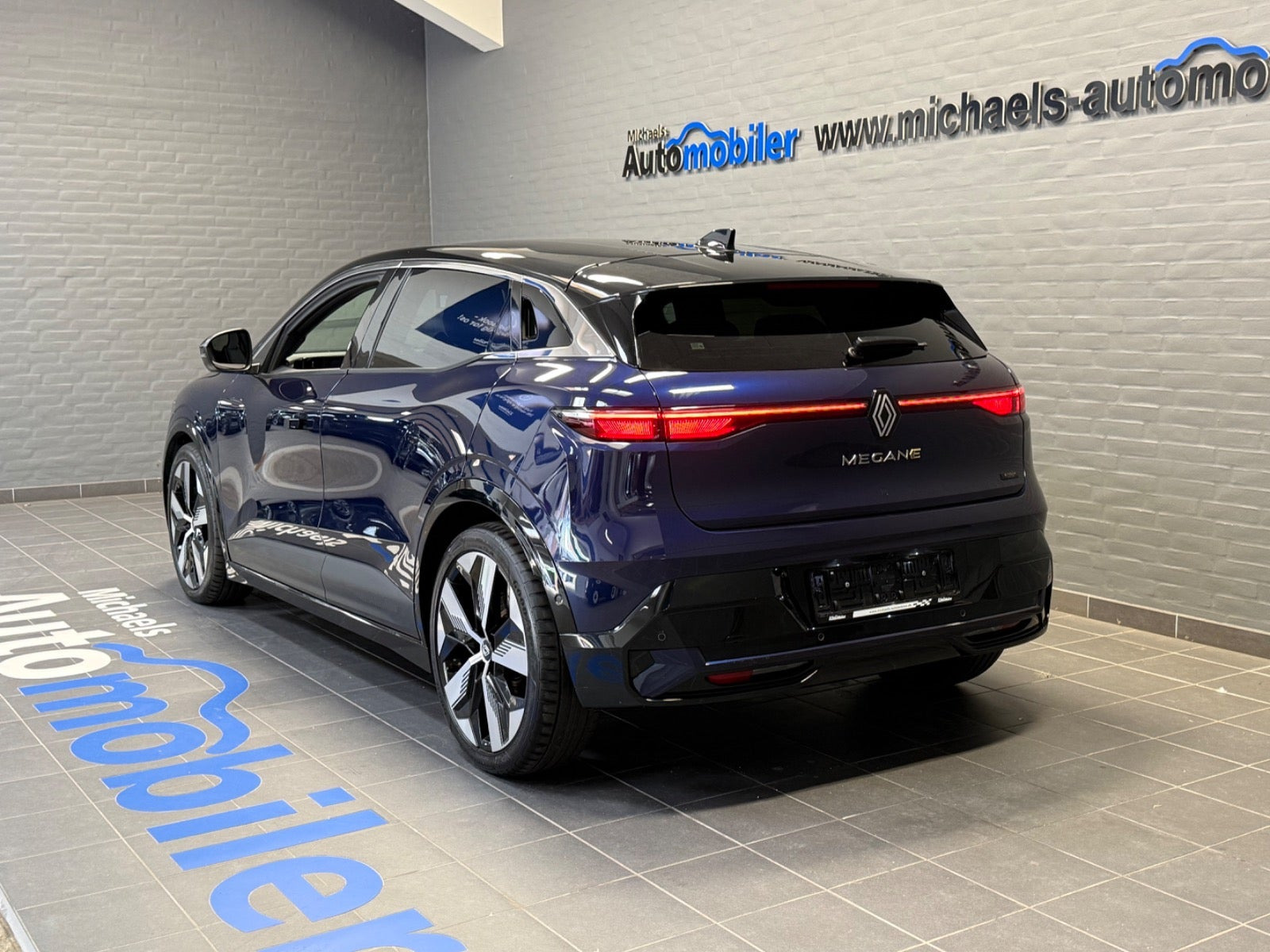 Blå Renault Megane E-Tech fra 2024