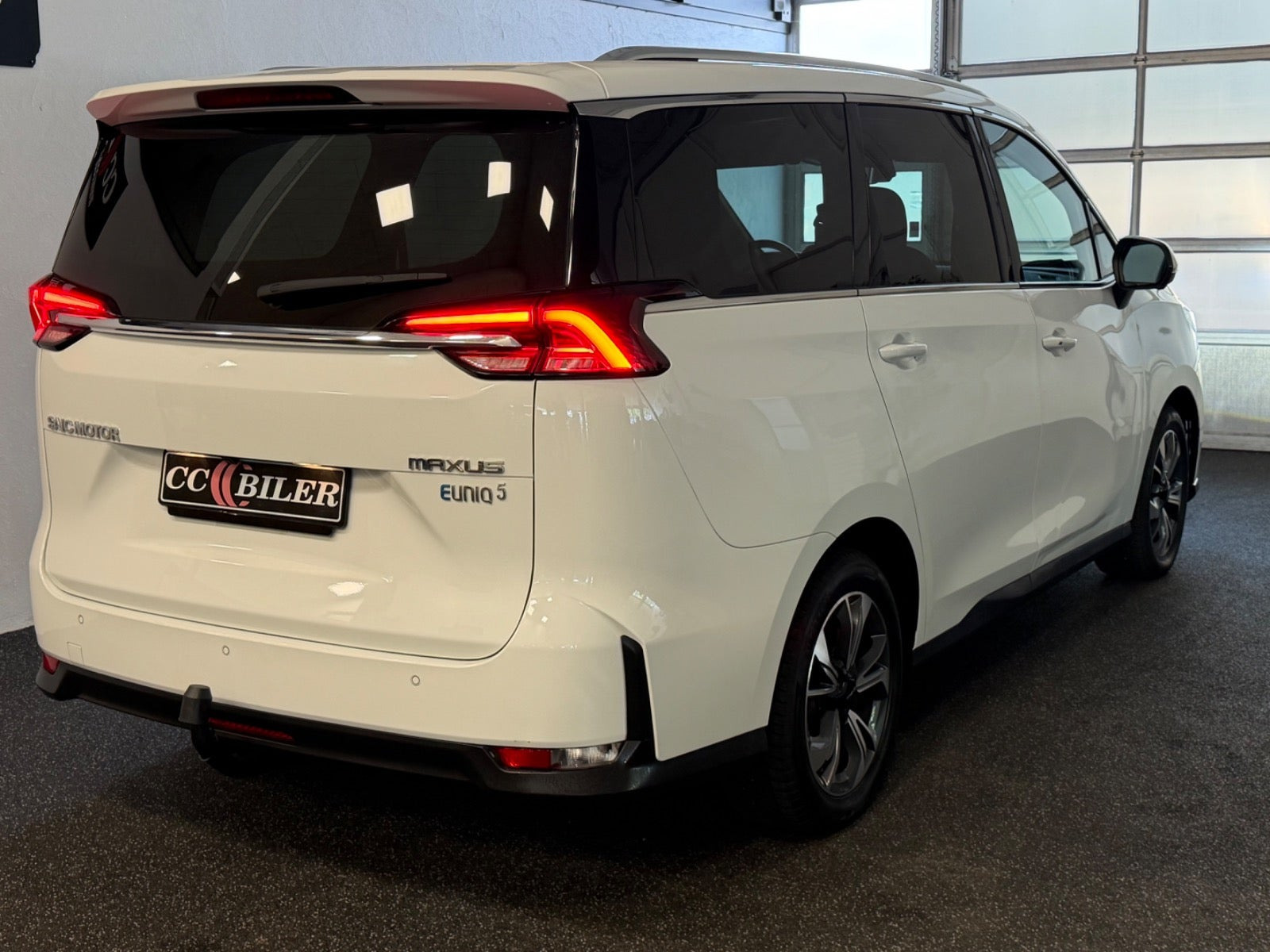 Hvid Maxus Euniq5 fra 2022