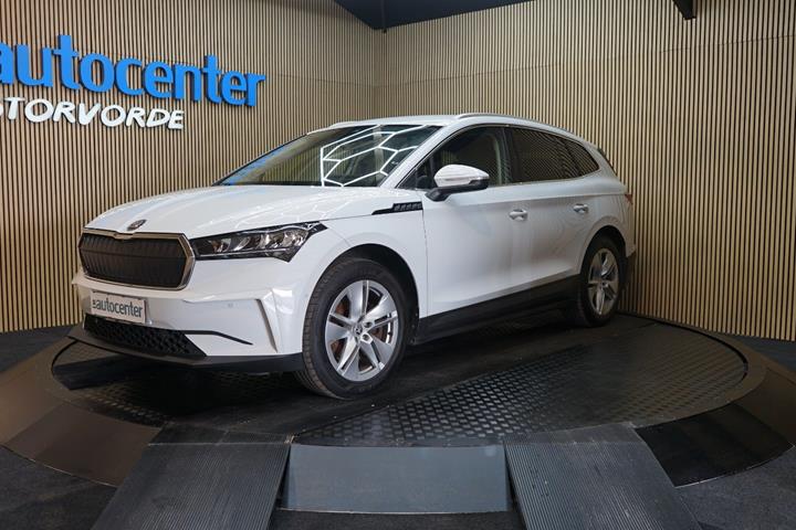 Hvid Skoda Enyaq fra 2022