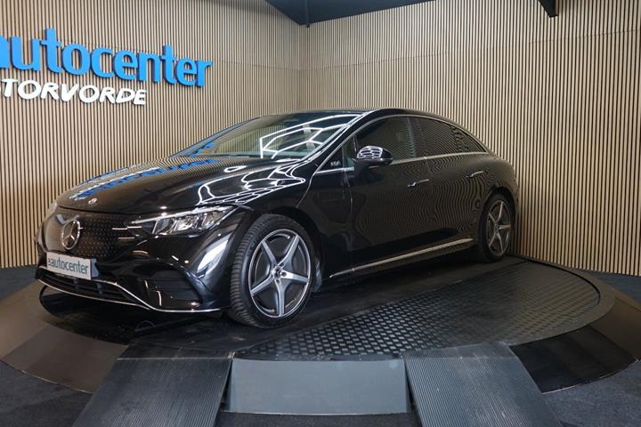 Sort Mercedes EQE350+ fra 2022