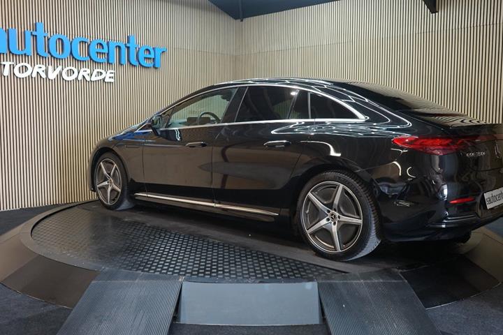 Sort Mercedes EQE350+ fra 2022