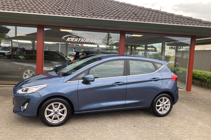 Blå Ford Fiesta fra 2020