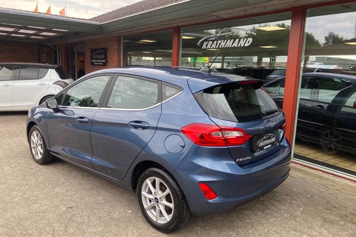 Blå Ford Fiesta fra 2020