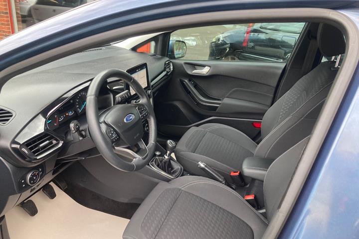 Blå Ford Fiesta fra 2020