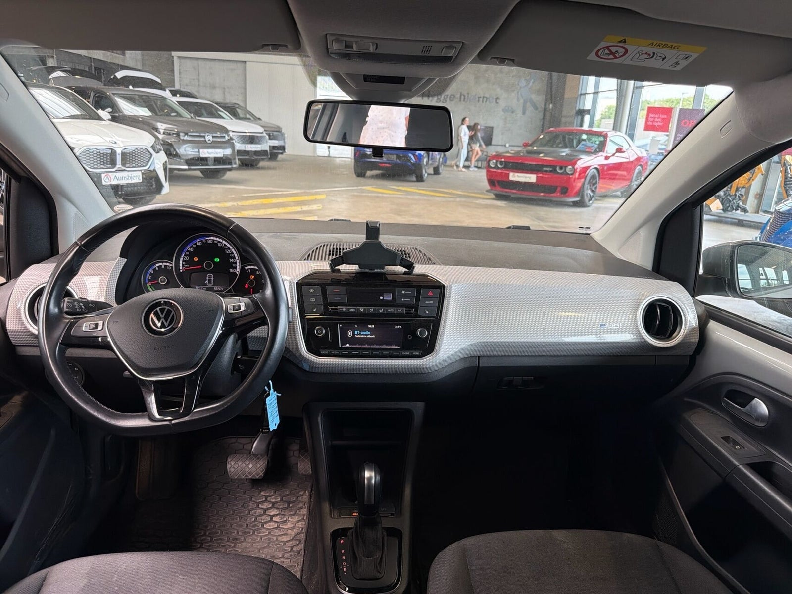 Grå VW E-UP! fra 2020