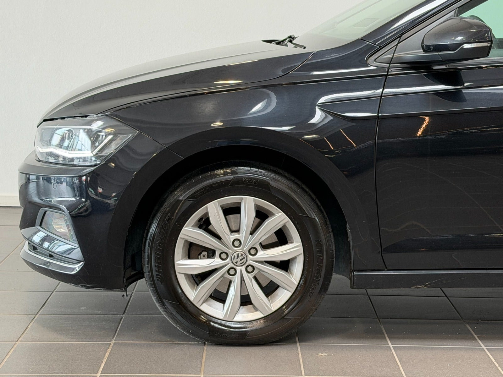 Sort VW Polo fra 2020