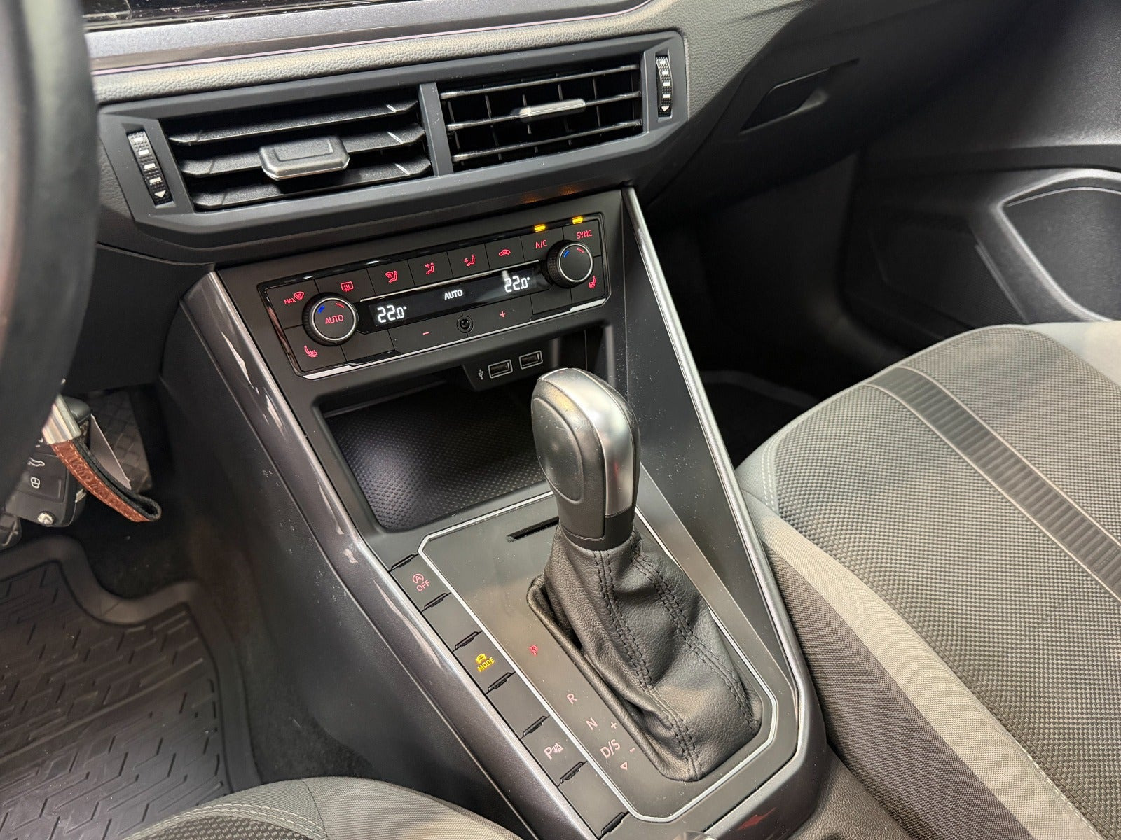 Sort VW Polo fra 2020