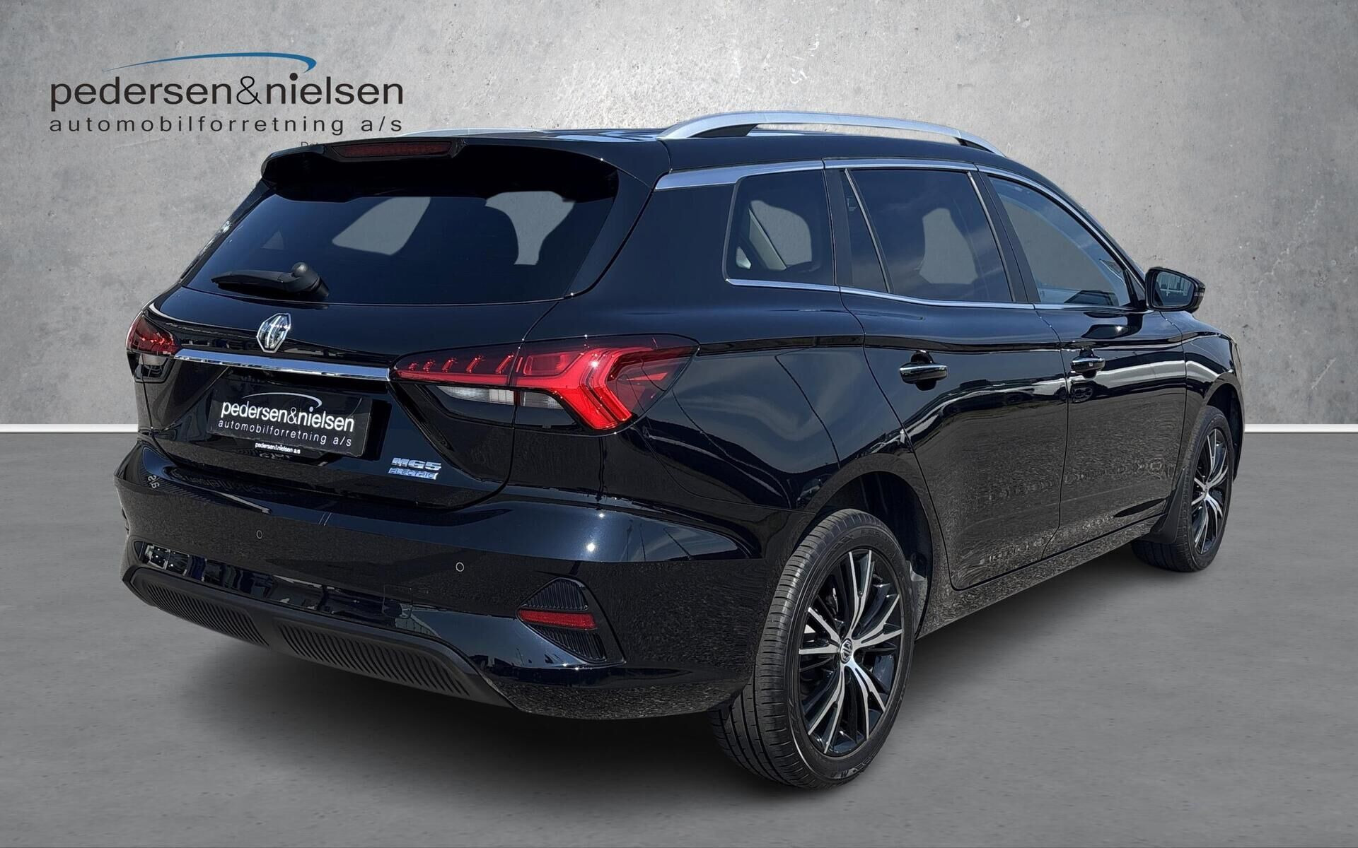 Sort MG MG5 Electric fra 2023