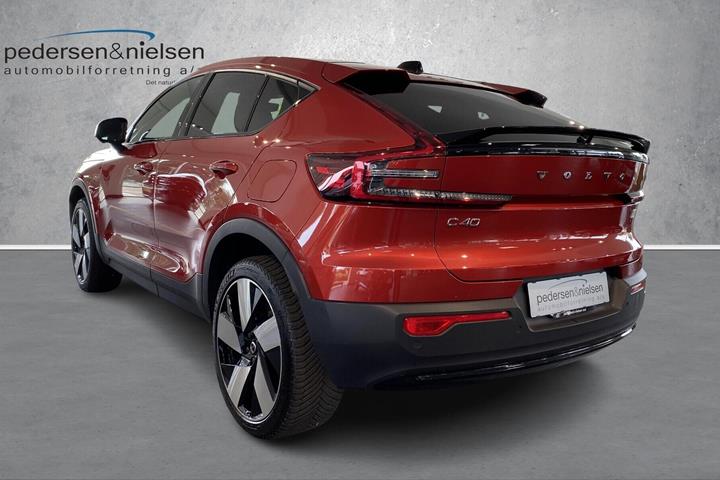 Rød Volvo C40 fra 2022
