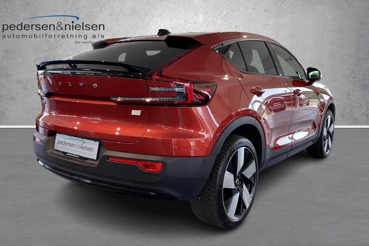 Rød Volvo C40 fra 2022
