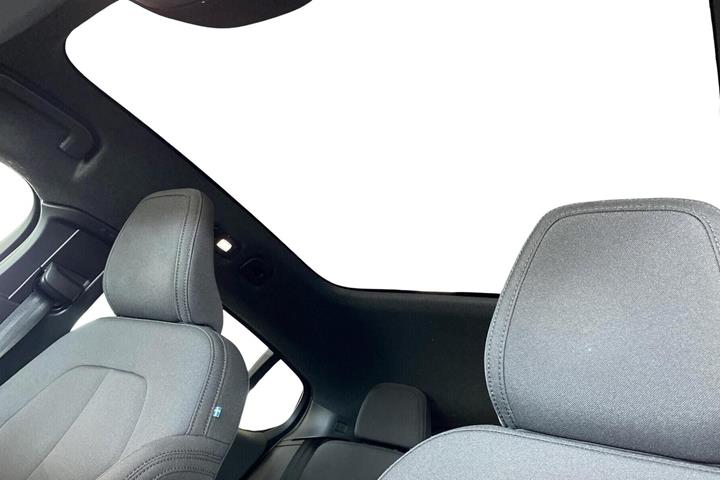 Rød Volvo C40 fra 2022