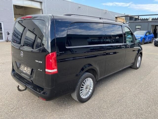 Sort Mercedes Vito fra 2021